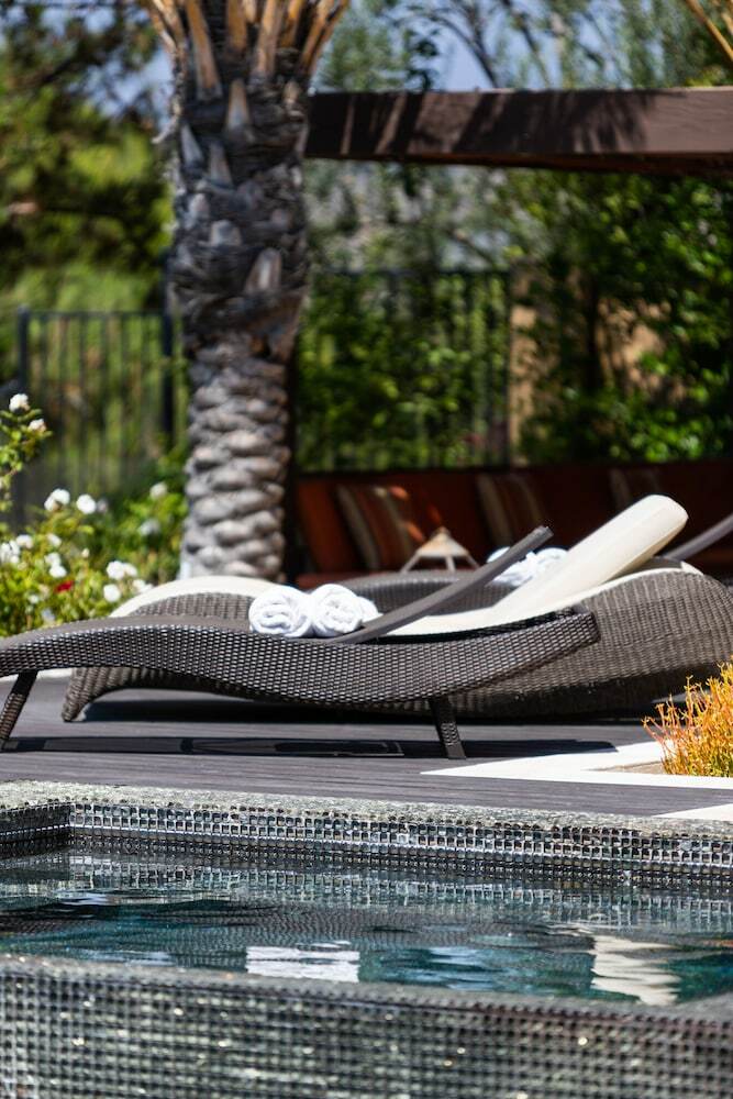 Luxury Getaway Resort  With Great Views