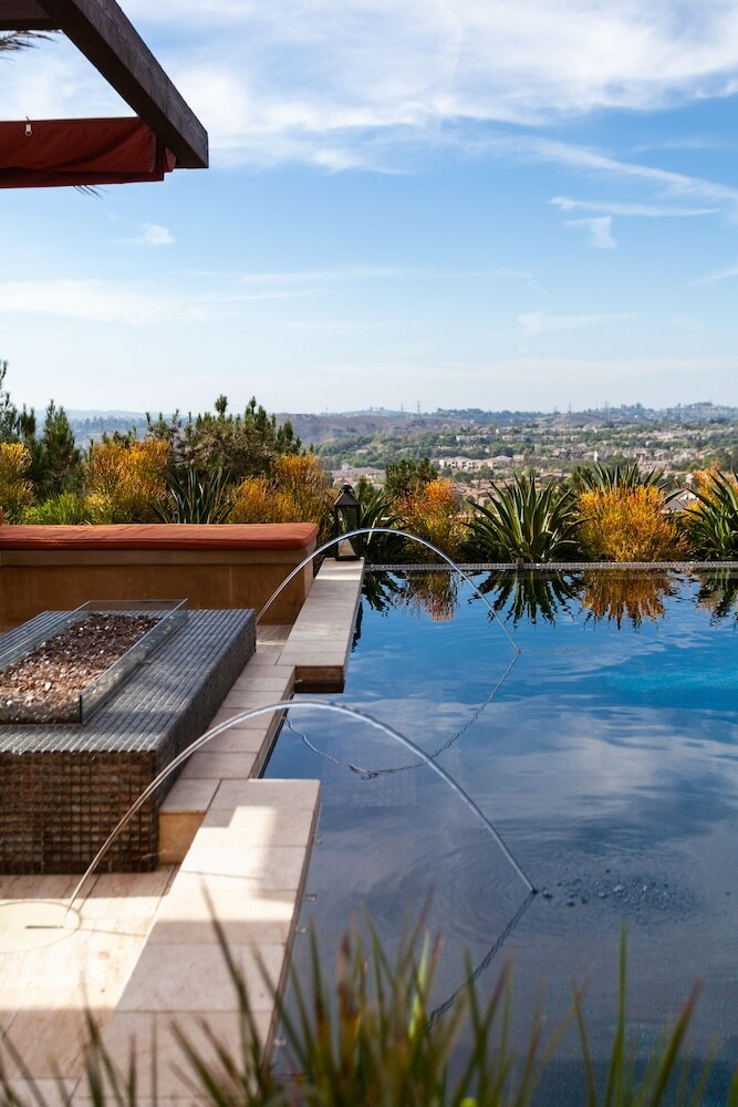 Luxury Getaway Resort  With Great Views