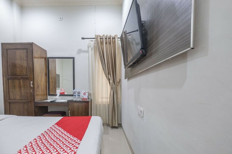 Hostal Oyo 1527 Hotel Barkah