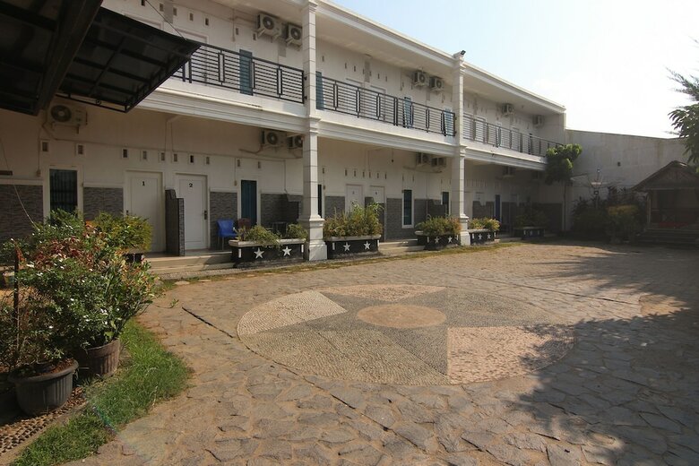 Hostal Oyo 1456 Hotel Garuda