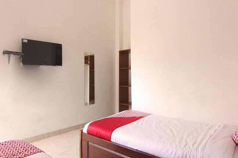 Hostal Oyo 1456 Hotel Garuda