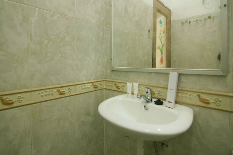 Hostal Oyo 1456 Hotel Garuda