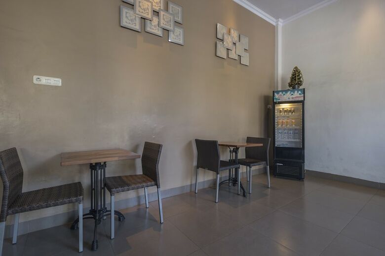 Hostal Oyo 1631 Aristo Home