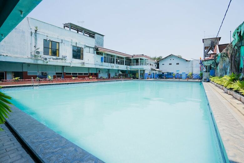 Oyo 1652 Hotel Tampiarto