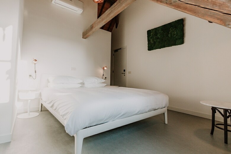 Hotel Brass