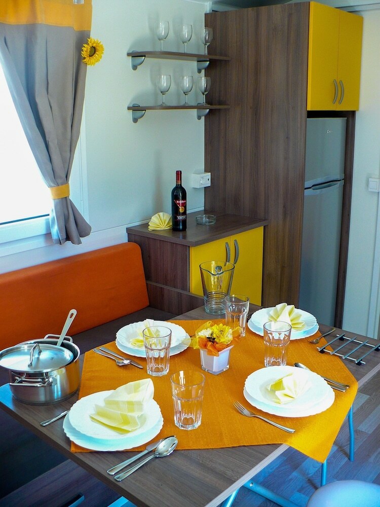 Mobilhome Victoria Camping Lanterna