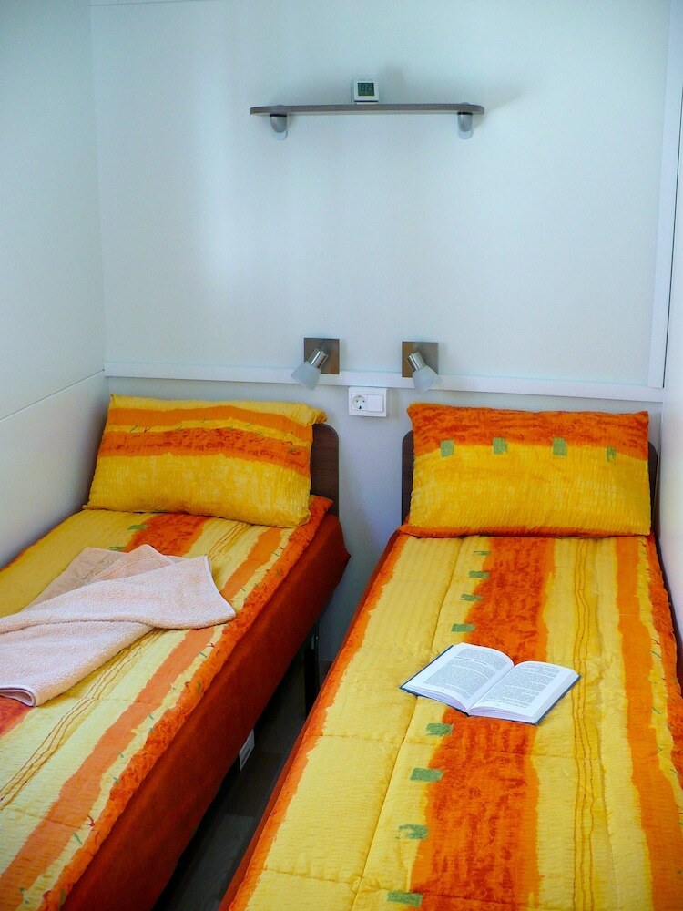 Mobilhome Victoria Camping Lanterna