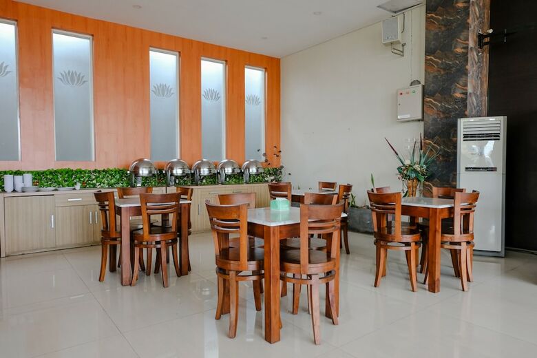 Capital O 1776 Cempaka Hill Hotel