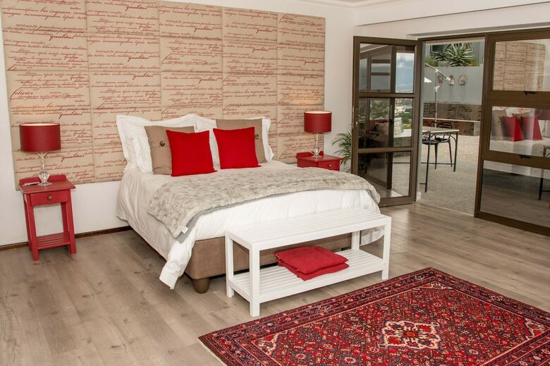 Hotel Beds At Paarl