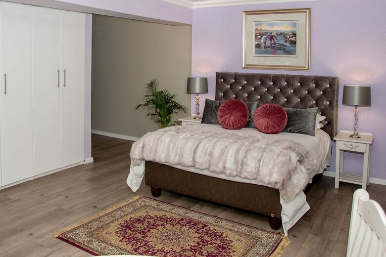 Hotel Beds At Paarl