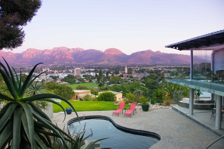 Hotel Beds At Paarl