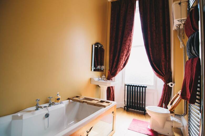 Bed & Breakfast Antrim House