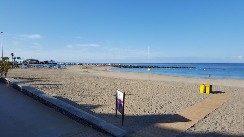 Apartamentos On The Las Vistas Beach. A Pie de Playa.