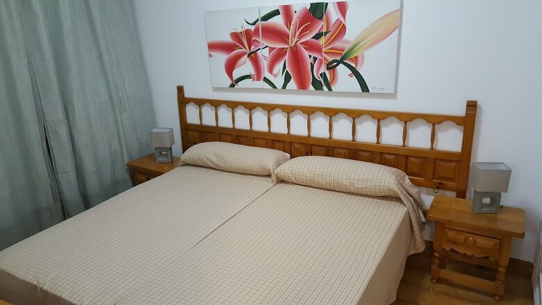Apartamentos On The Las Vistas Beach. A Pie de Playa.