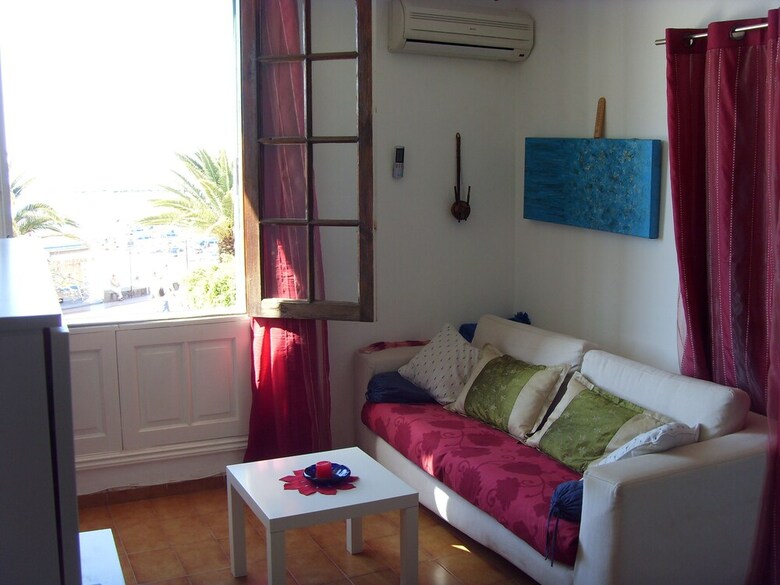 Apartamentos On The Las Vistas Beach. A Pie de Playa.