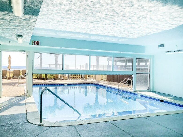 Ocean Villa 2004
