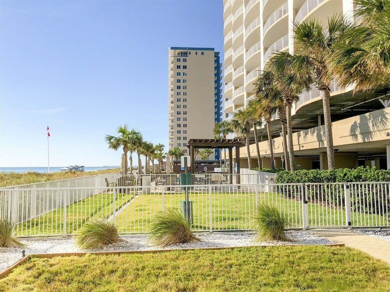 Ocean Villa 2004