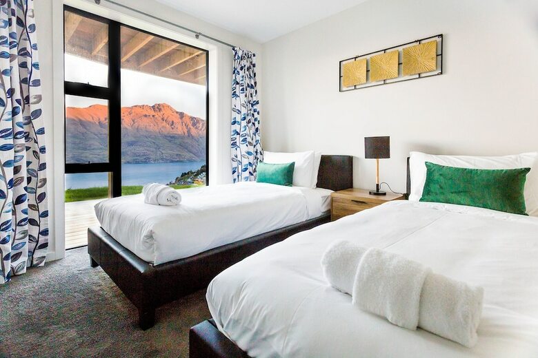 Newly Built Luxe House With Magnificent View