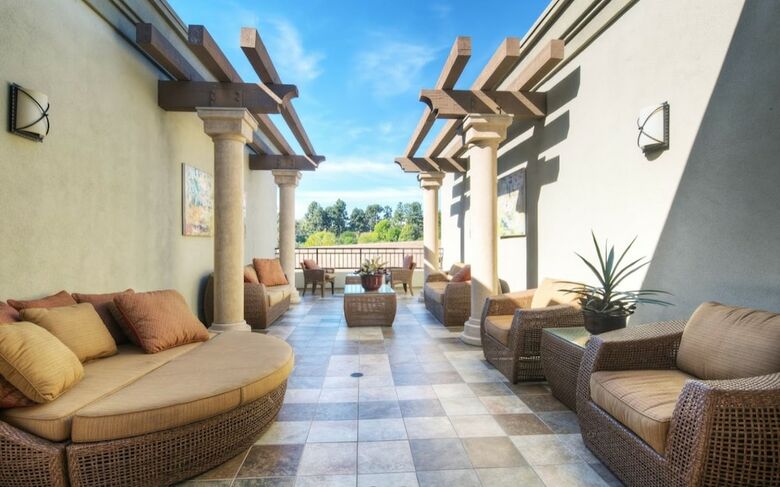 Apartamentos Lavish Suites At Bel Air
