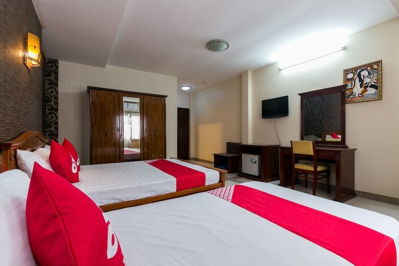 Hotel Oyo 568 Hoang Long