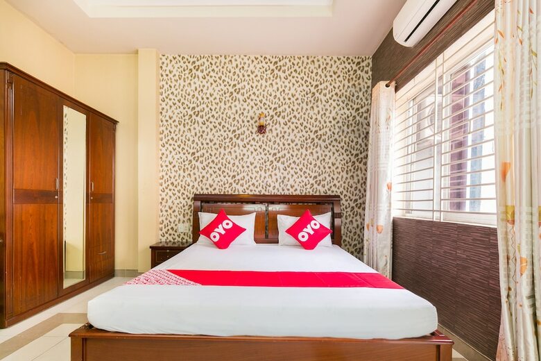 Hotel Oyo 568 Hoang Long