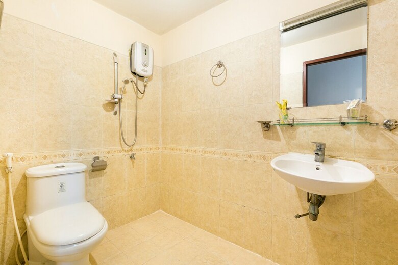 Hotel Oyo 568 Hoang Long