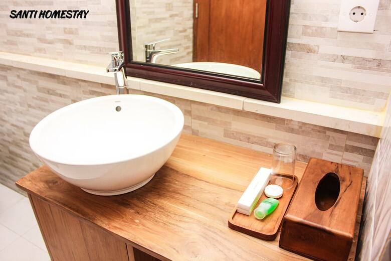 Hotel Santi Homestay