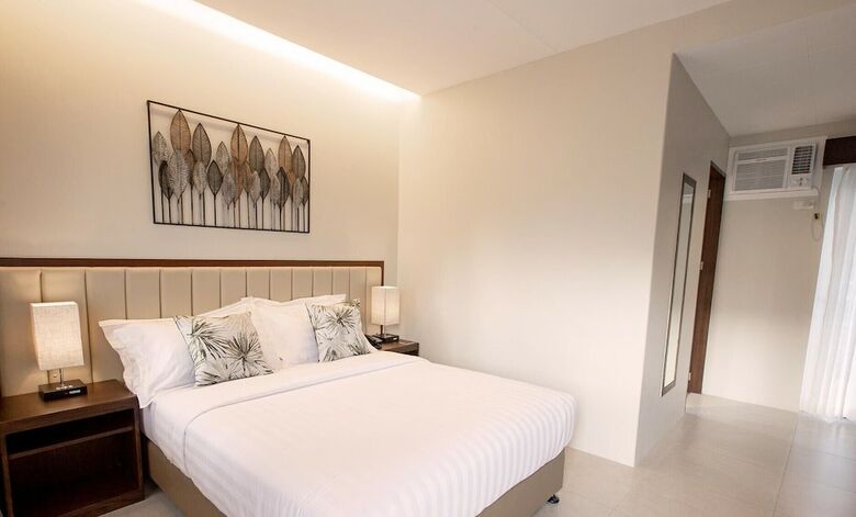 Hotel Rovira Suites