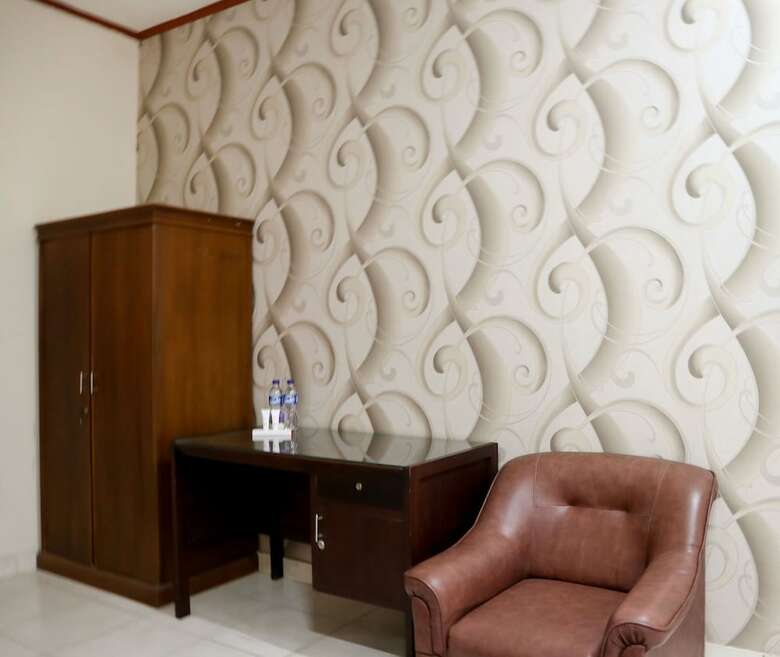 Hostal Oyo 1686 Lenggogeni House