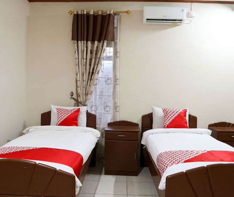Hostal Oyo 1686 Lenggogeni House