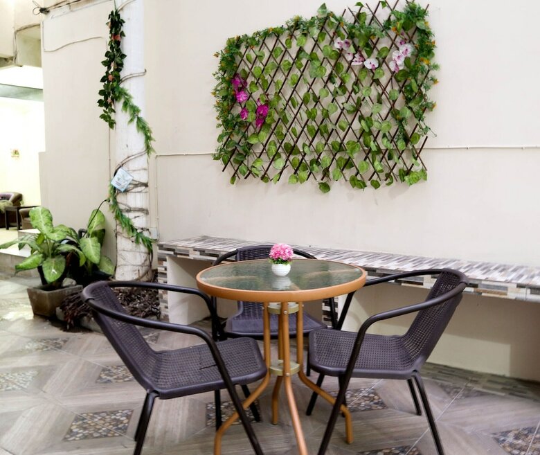 Hostal Oyo 1686 Lenggogeni House