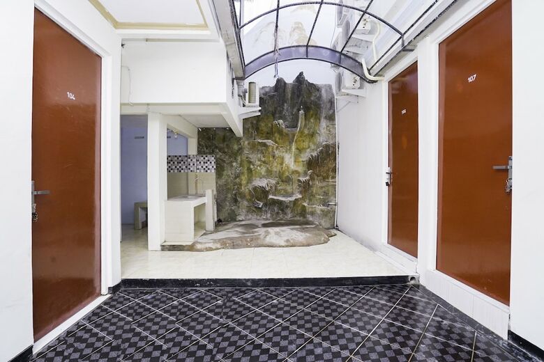 Hostal Oyo 2094 Prestige Residence
