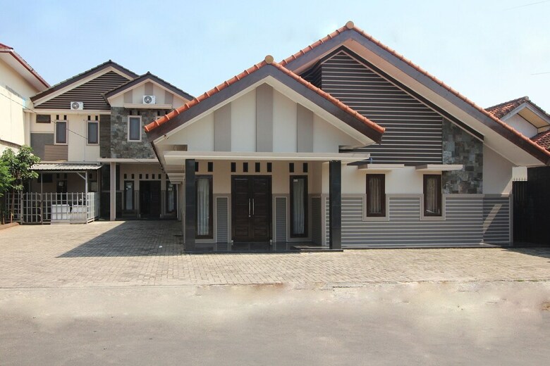 Hostal Oyo 1547 Wisma Ray Syariah