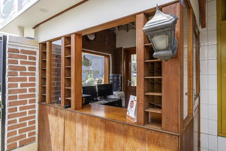 Hostal Oyo 1541 Puri Cikole Asri