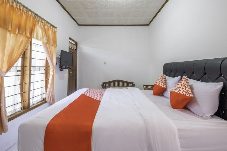 Hostal Oyo 1541 Puri Cikole Asri