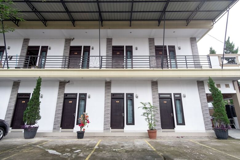 Hotel Oyo 1371 Carofin Guest House