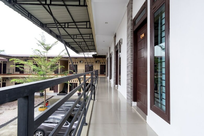 Hotel Oyo 1371 Carofin Guest House