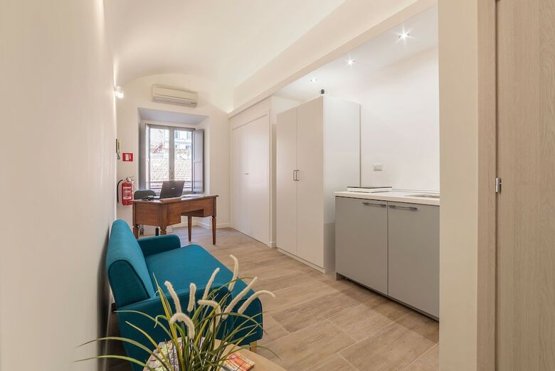 Hotel Roma Station House