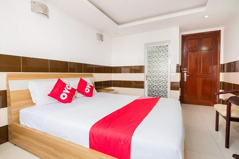 Oyo 560 Le Ngan Phung Hotel
