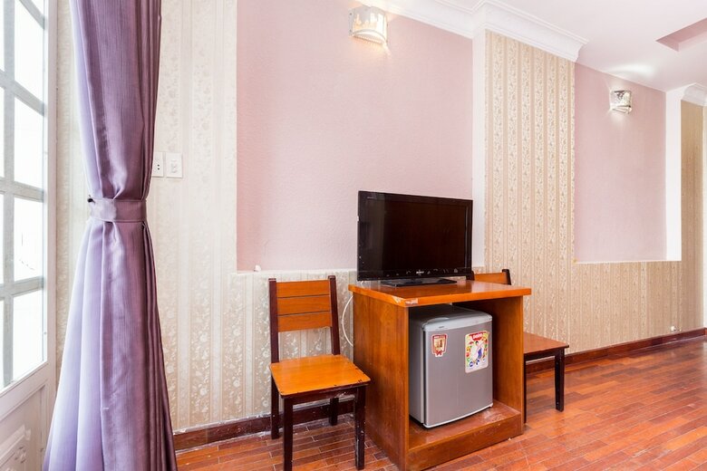 Oyo 560 Le Ngan Phung Hotel