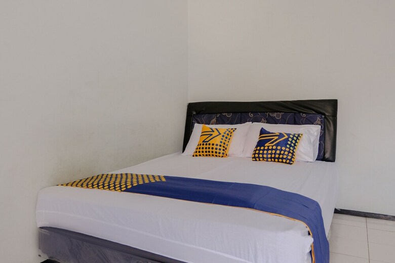 Hostal Spot On 1711 Serayu Sumbersari Residence