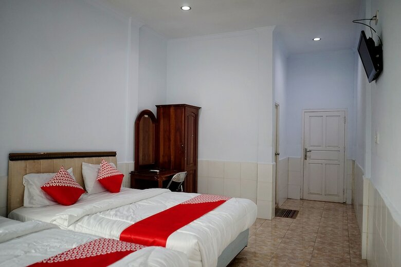 Hostal Oyo 1531 Hotel Aini