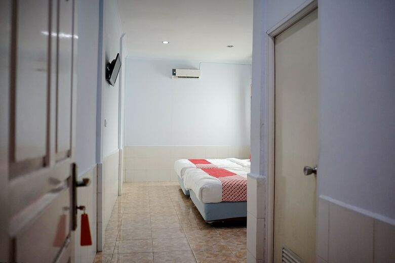 Hostal Oyo 1531 Hotel Aini