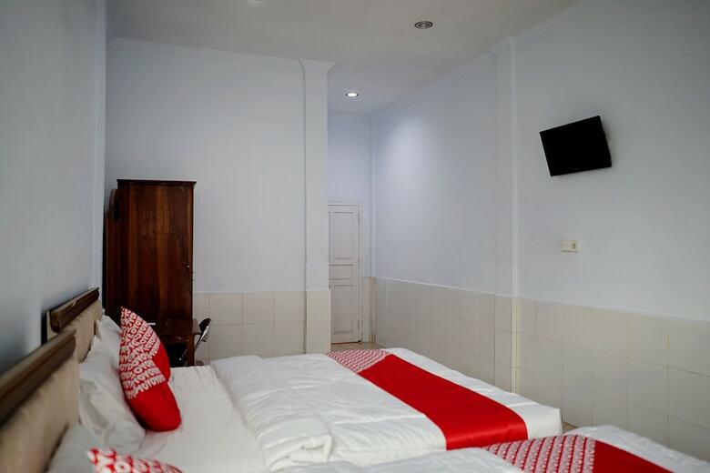 Hostal Oyo 1531 Hotel Aini