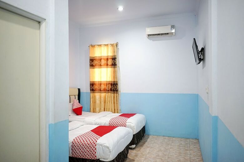 Hostal Oyo 1531 Hotel Aini