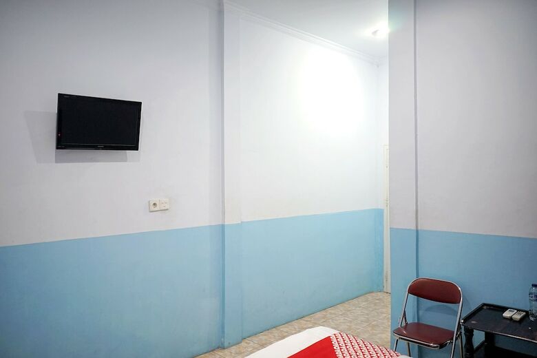 Hostal Oyo 1531 Hotel Aini