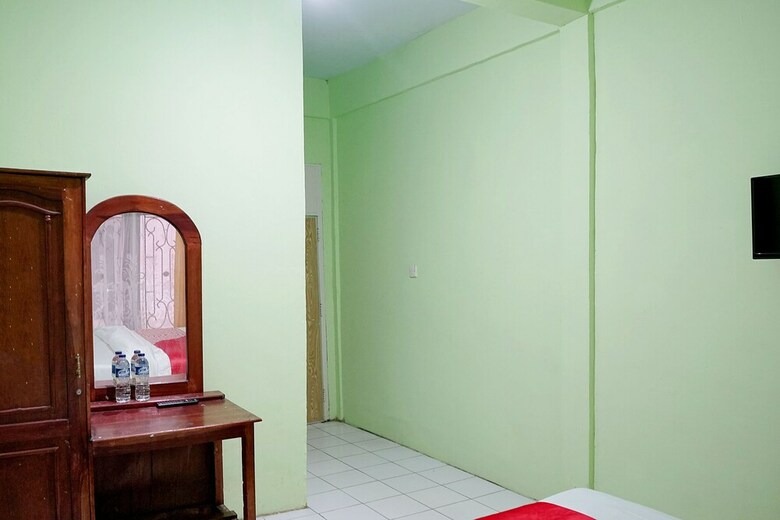 Hostal Oyo 1531 Hotel Aini