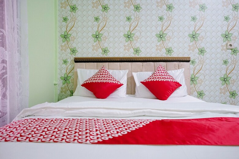 Hostal Oyo 1531 Hotel Aini