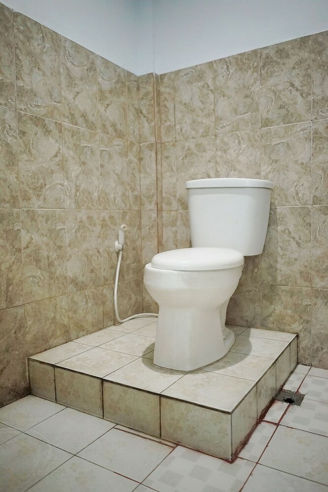 Hostal Oyo 1531 Hotel Aini