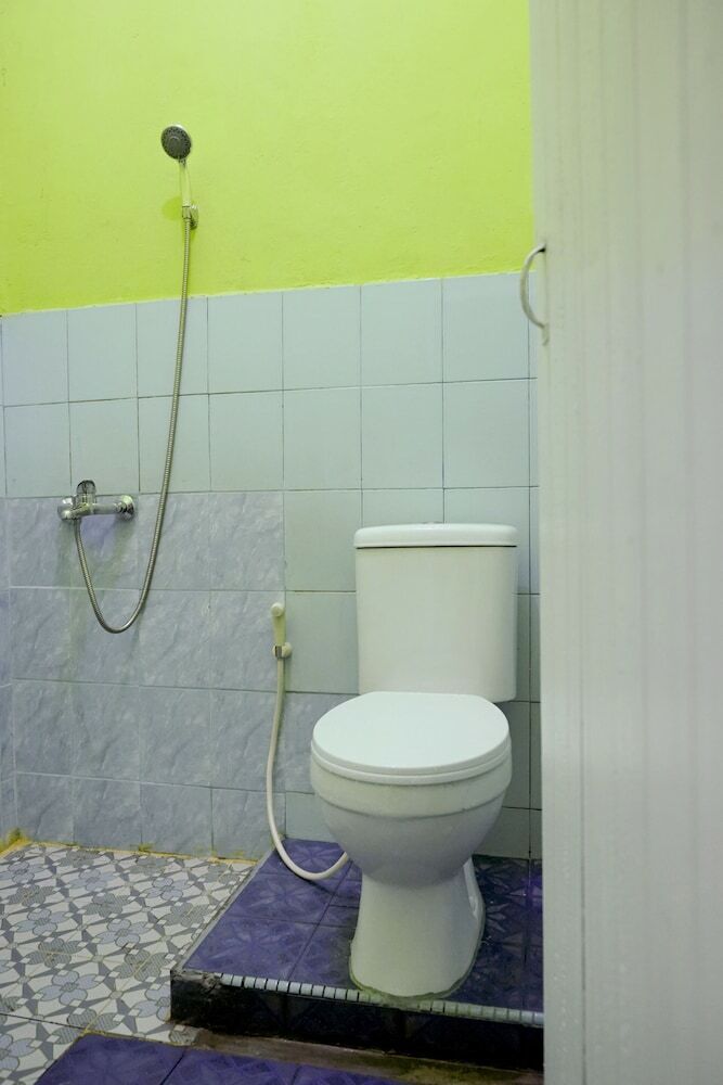Hostal Oyo 1531 Hotel Aini